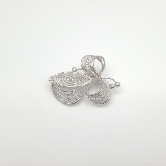 Silver Filigree Leaf Vintage Brooch - Picture 4 of 9